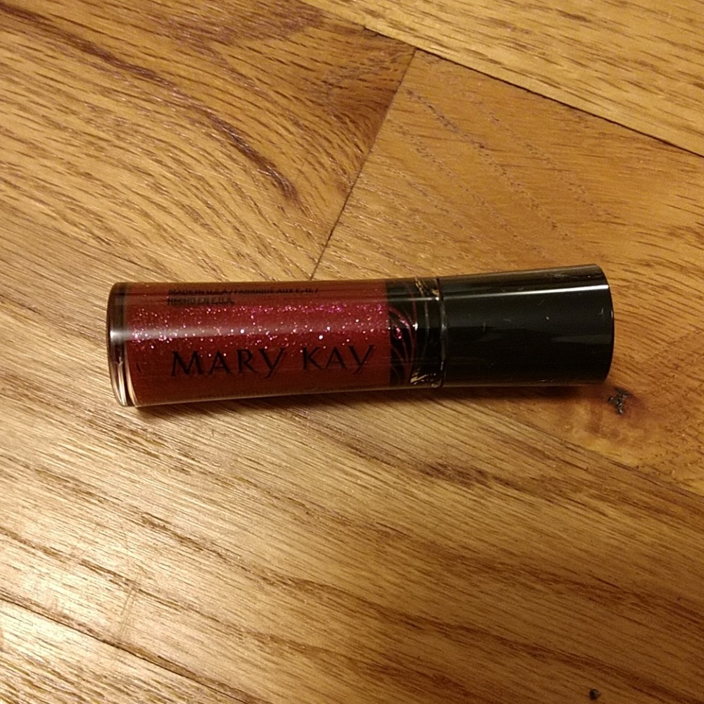 Berry dazzle nourishine plus lip gloss